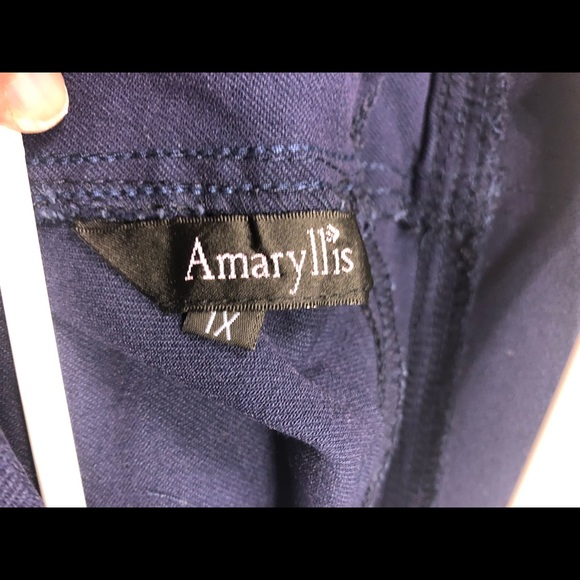Navy leggings with crochet detail - Picture 4 of 4